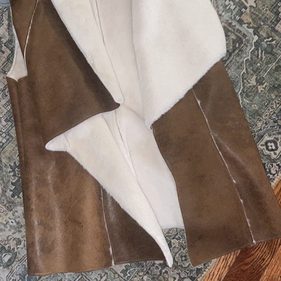 Bagatelle - Picture 2 of 10